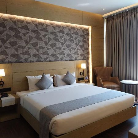 Mothimahal Residency Thrissur Hotel ภายนอก รูปภาพ