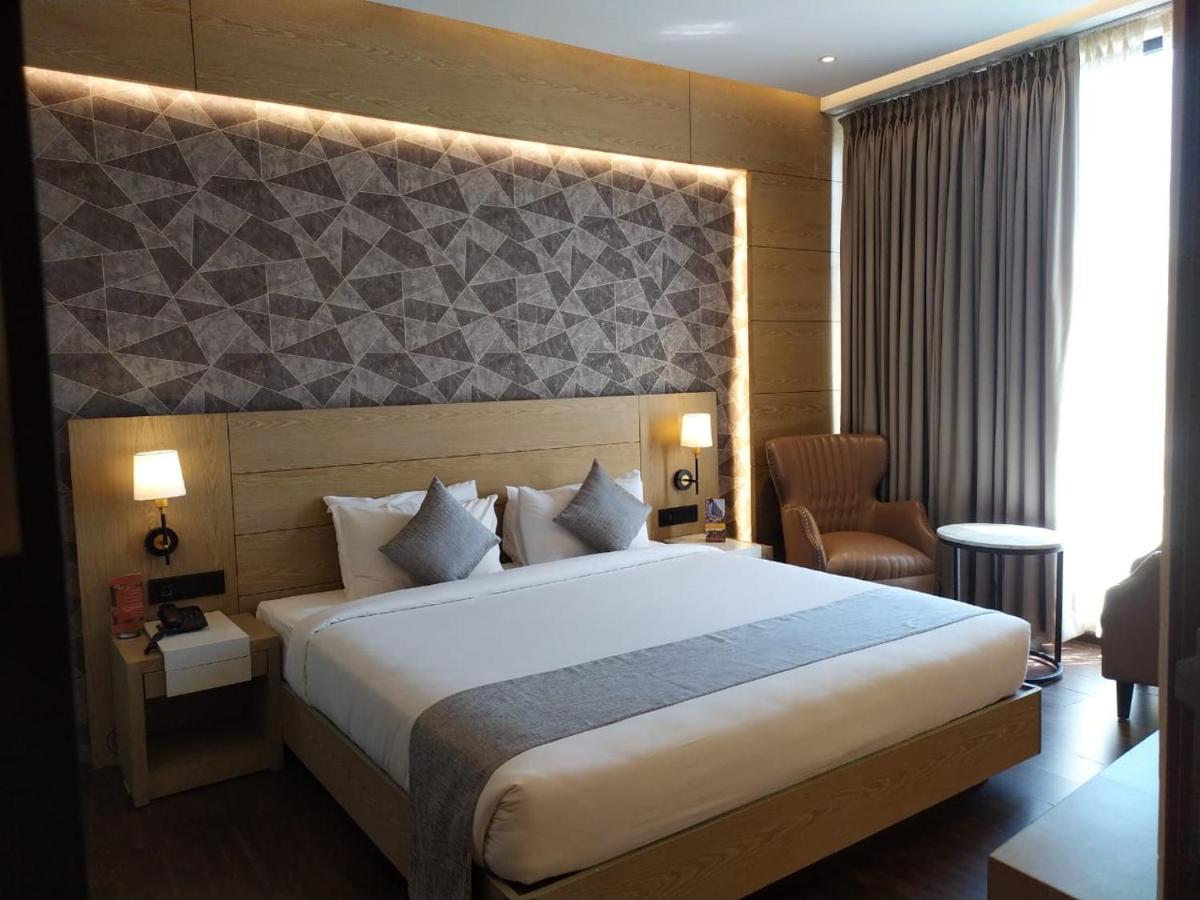 Mothimahal Residency Thrissur Hotel ภายนอก รูปภาพ