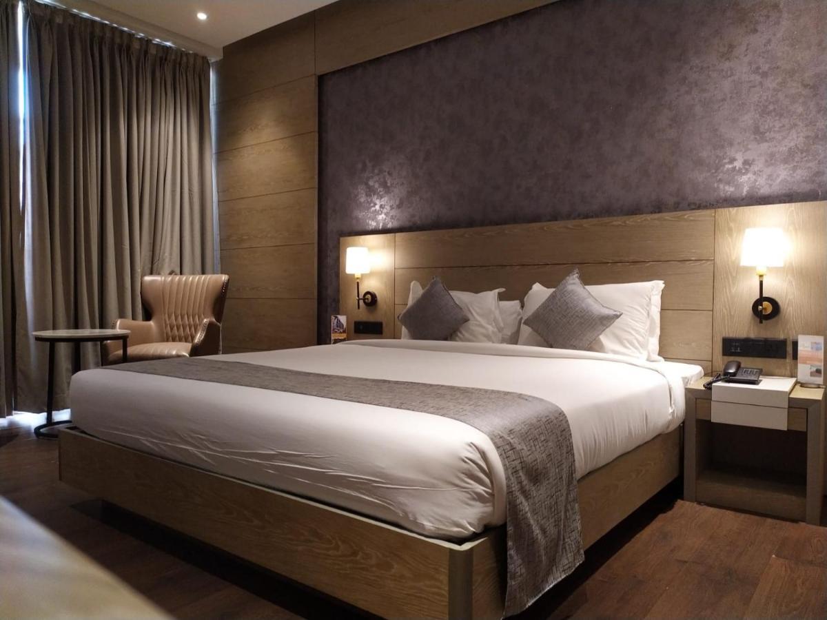 Mothimahal Residency Thrissur Hotel ภายนอก รูปภาพ