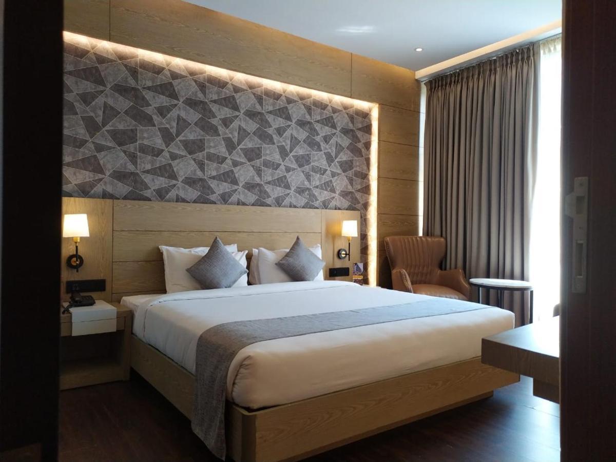Mothimahal Residency Thrissur Hotel ภายนอก รูปภาพ